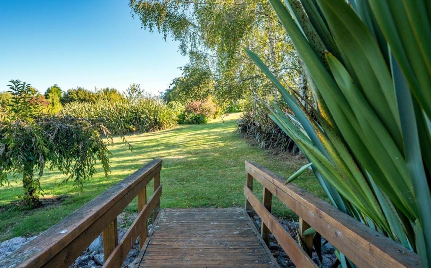 Mountviews Lodge Taupo Ngoại thất bức ảnh