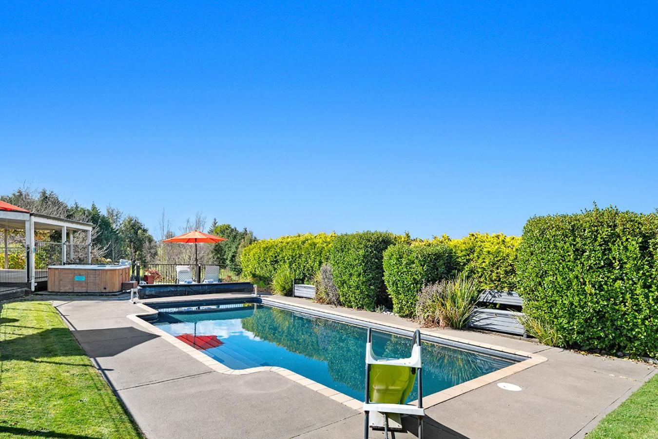 Mountviews Lodge Taupo Ngoại thất bức ảnh