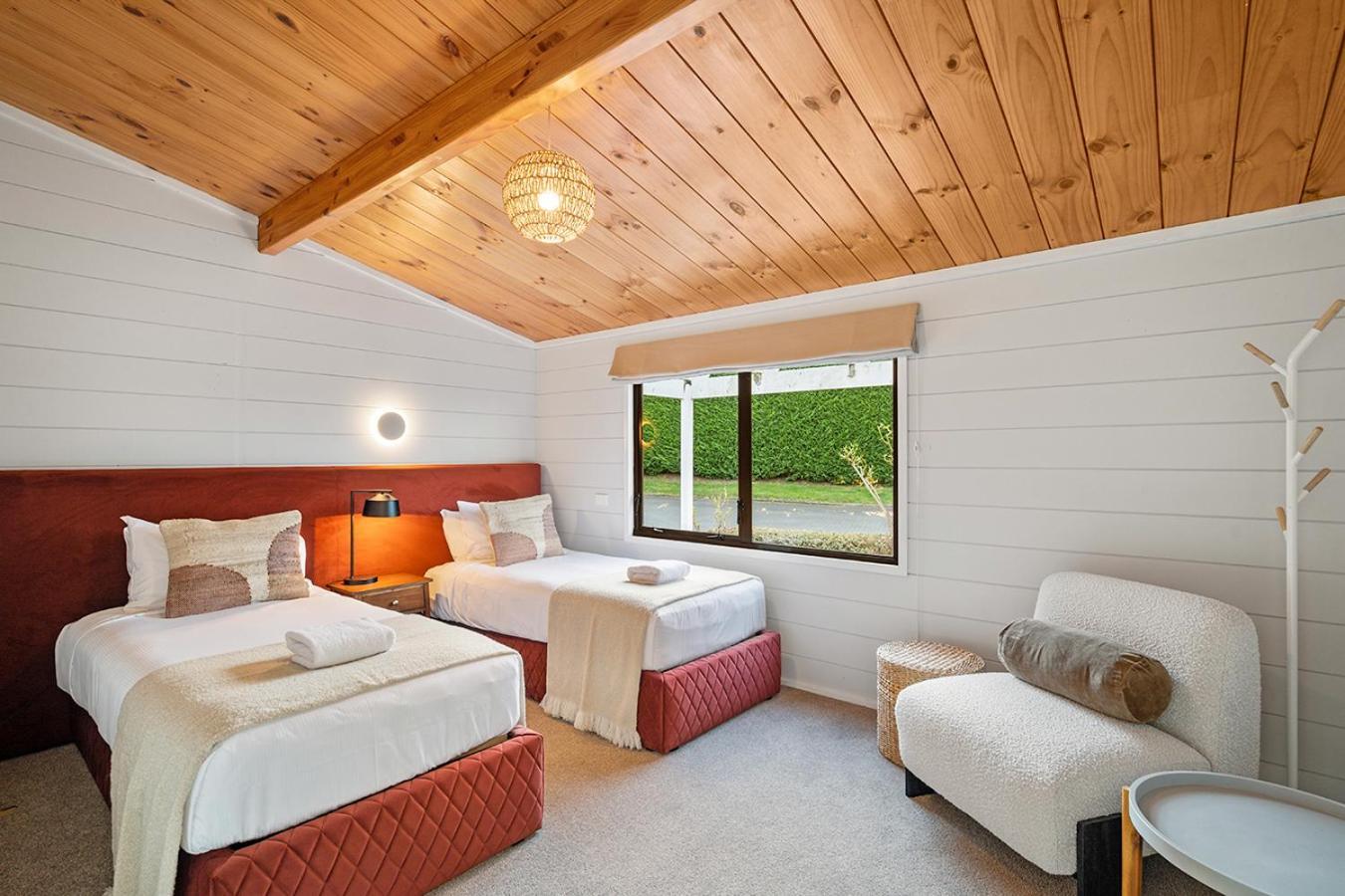 Mountviews Lodge Taupo Ngoại thất bức ảnh