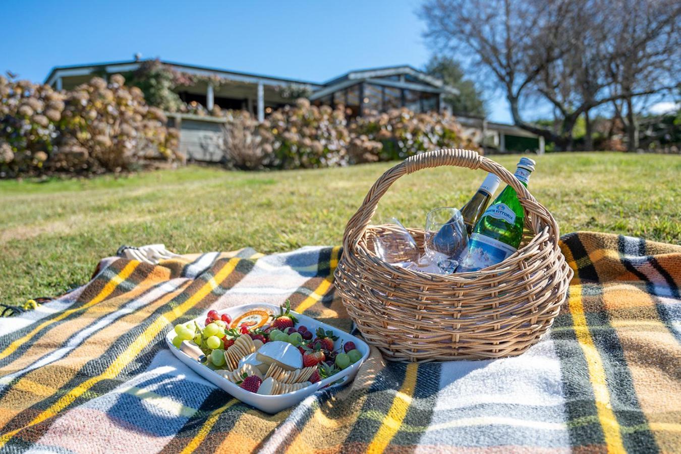 Mountviews Lodge Taupo Ngoại thất bức ảnh