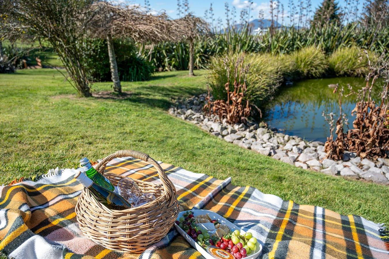 Mountviews Lodge Taupo Ngoại thất bức ảnh