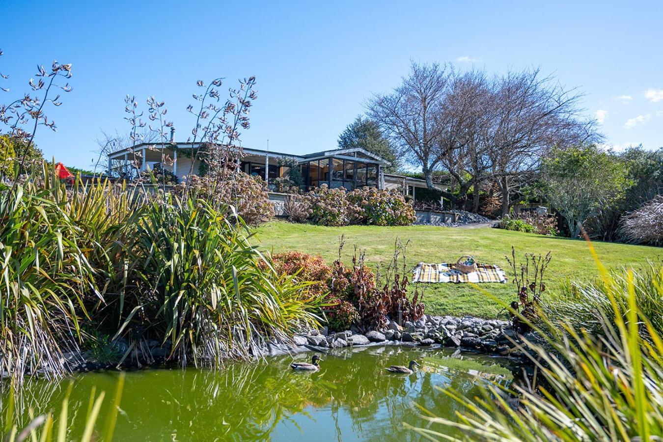 Mountviews Lodge Taupo Ngoại thất bức ảnh
